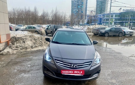 Hyundai Solaris II рестайлинг, 2014 год, 355 000 рублей, 2 фотография