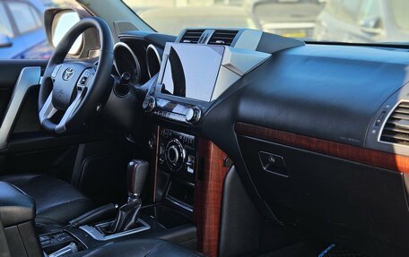 Toyota Land Cruiser Prado 150 рестайлинг 2, 2016 год, 3 699 000 рублей, 10 фотография