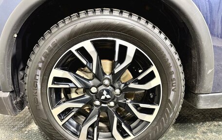 Mitsubishi Outlander III рестайлинг 3, 2021 год, 2 590 000 рублей, 9 фотография