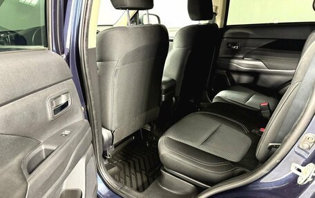 Mitsubishi Outlander III рестайлинг 3, 2021 год, 2 590 000 рублей, 13 фотография