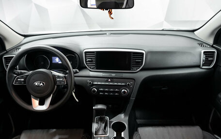 KIA Sportage IV рестайлинг, 2020 год, 2 400 000 рублей, 7 фотография