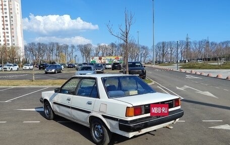 Toyota Carina, 1984 год, 136 000 рублей, 2 фотография