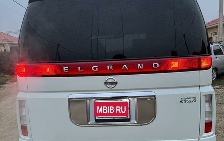 Nissan Elgrand III, 2003 год, 1 200 000 рублей, 13 фотография