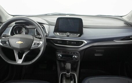 Chevrolet Tracker, 2023 год, 2 300 000 рублей, 2 фотография