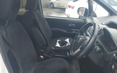 Toyota Voxy III, 2018 год, 2 690 000 рублей, 18 фотография