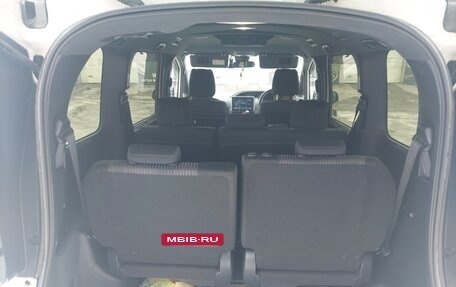 Toyota Voxy III, 2018 год, 2 690 000 рублей, 28 фотография