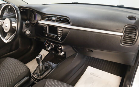 KIA Rio IV, 2017 год, 1 379 000 рублей, 10 фотография