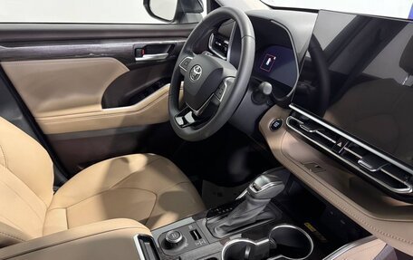 Toyota Highlander, 2025 год, 5 490 000 рублей, 15 фотография