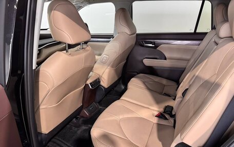 Toyota Highlander, 2025 год, 5 490 000 рублей, 26 фотография