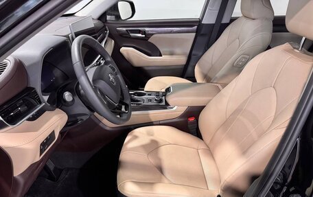 Toyota Highlander, 2025 год, 5 490 000 рублей, 23 фотография