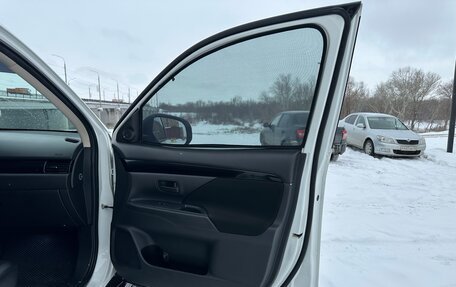 Mitsubishi Outlander III рестайлинг 3, 2021 год, 1 230 000 рублей, 16 фотография