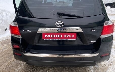 Toyota Highlander III, 2011 год, 1 490 000 рублей, 2 фотография