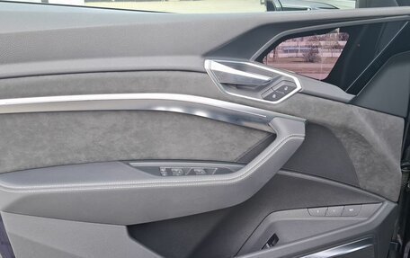 Audi e-tron I, 2020 год, 4 830 000 рублей, 14 фотография