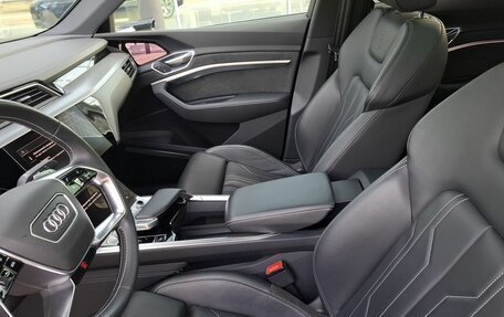 Audi e-tron I, 2020 год, 4 830 000 рублей, 19 фотография