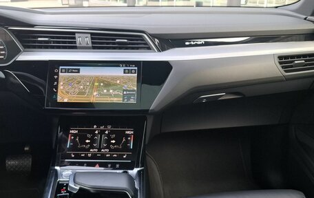 Audi e-tron I, 2020 год, 4 830 000 рублей, 37 фотография