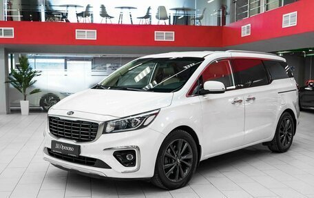 KIA Carnival III, 2018 год, 2 590 000 рублей, 5 фотография