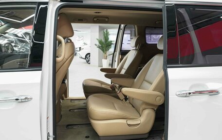 KIA Carnival III, 2018 год, 2 590 000 рублей, 8 фотография