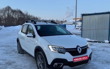 Renault Sandero II рестайлинг, 2019 год, 800 000 рублей, 1 фотография