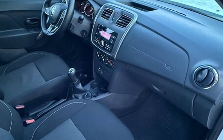 Renault Sandero II рестайлинг, 2019 год, 800 000 рублей, 12 фотография