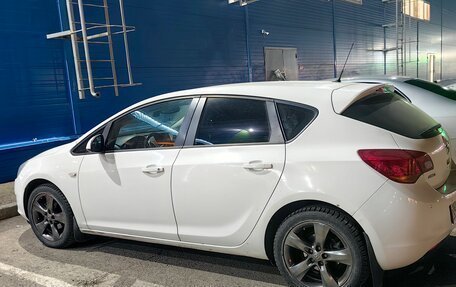 Opel Astra J, 2012 год, 670 000 рублей, 2 фотография