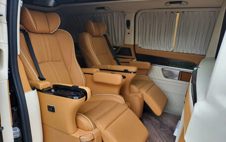 Mercedes-Benz V-Класс, 2022 год, 37 770 000 рублей, 11 фотография