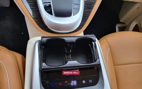 Mercedes-Benz V-Класс, 2022 год, 37 770 000 рублей, 2 фотография