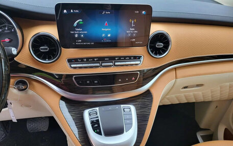 Mercedes-Benz V-Класс, 2022 год, 37 770 000 рублей, 27 фотография