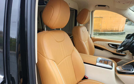 Mercedes-Benz V-Класс, 2022 год, 37 770 000 рублей, 35 фотография