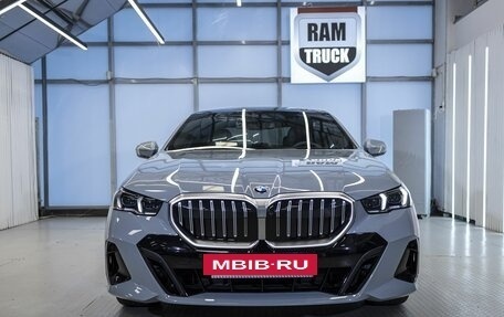 BMW 5 серия, 2024 год, 8 999 999 рублей, 4 фотография