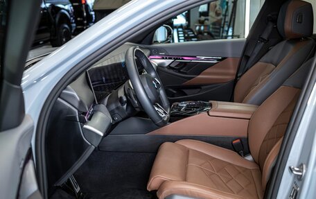 BMW 5 серия, 2024 год, 8 999 999 рублей, 13 фотография