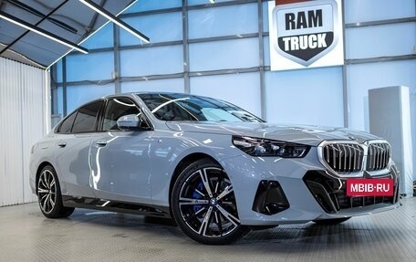 BMW 5 серия, 2024 год, 8 999 999 рублей, 2 фотография