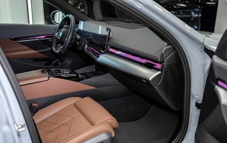 BMW 5 серия, 2024 год, 8 999 999 рублей, 22 фотография