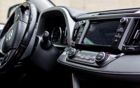 Toyota RAV4, 2016 год, 2 000 000 рублей, 14 фотография