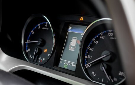 Toyota RAV4, 2016 год, 2 000 000 рублей, 17 фотография