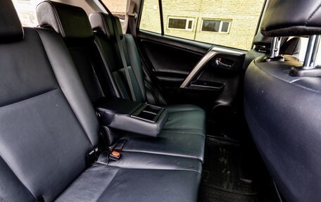 Toyota RAV4, 2016 год, 2 000 000 рублей, 33 фотография