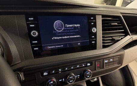 Volkswagen Caravelle T6 рестайлинг, 2023 год, 4 500 900 рублей, 10 фотография