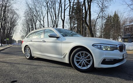 BMW 5 серия, 2017 год, 2 400 000 рублей, 11 фотография