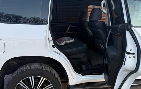 Toyota Land Cruiser 200, 2010 год, 3 350 000 рублей, 6 фотография