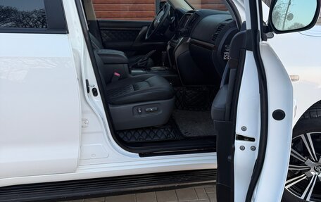 Toyota Land Cruiser 200, 2010 год, 3 350 000 рублей, 7 фотография