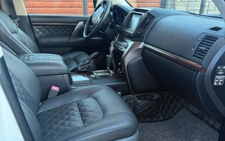 Toyota Land Cruiser 200, 2010 год, 3 350 000 рублей, 8 фотография