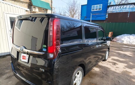 Toyota Esquire I, 2016 год, 1 900 000 рублей, 4 фотография
