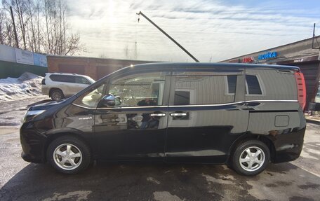 Toyota Esquire I, 2016 год, 1 900 000 рублей, 26 фотография