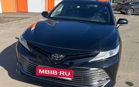 Toyota Camry, 2019 год, 4 000 000 рублей, 6 фотография