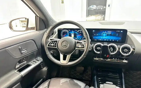Mercedes-Benz GLA, 2022 год, 2 012 700 рублей, 11 фотография