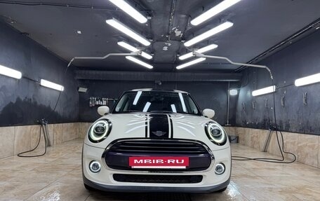 MINI Hatch, 2019 год, 2 300 000 рублей, 2 фотография