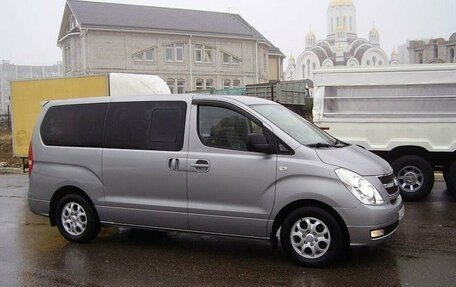 Hyundai H-1 II рестайлинг, 2011 год, 1 300 000 рублей, 2 фотография