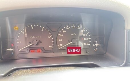 Land Rover Discovery III, 2001 год, 1 800 000 рублей, 8 фотография