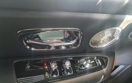 Rolls-Royce Cullinan, 2019 год, 31 000 000 рублей, 10 фотография