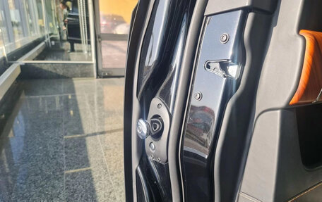 Rolls-Royce Cullinan, 2019 год, 31 000 000 рублей, 13 фотография