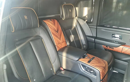 Rolls-Royce Cullinan, 2019 год, 31 000 000 рублей, 15 фотография